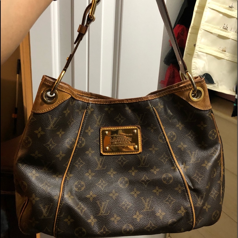 Authentic Louis Vuitton Monogram Galleria PM